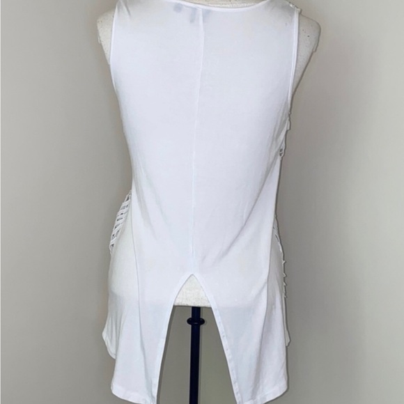 Saks Fifth Avenue white crocheted knit top—Sz S - Picture 6 of 11